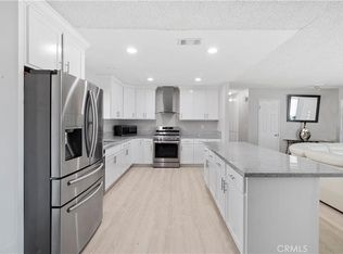 13686 Kiowa Rd, Apple Valley, CA 92308