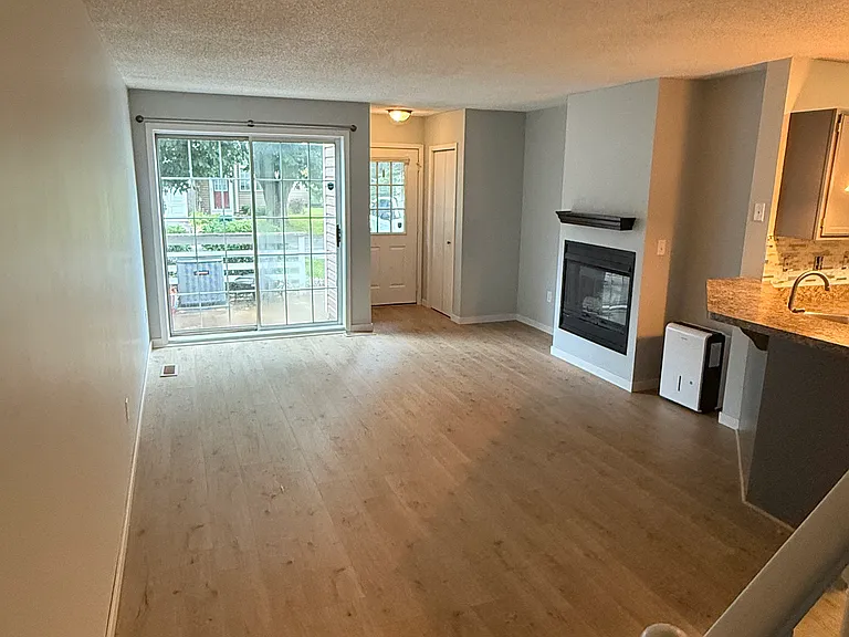 9929 Fillmore St NE — Photo 2