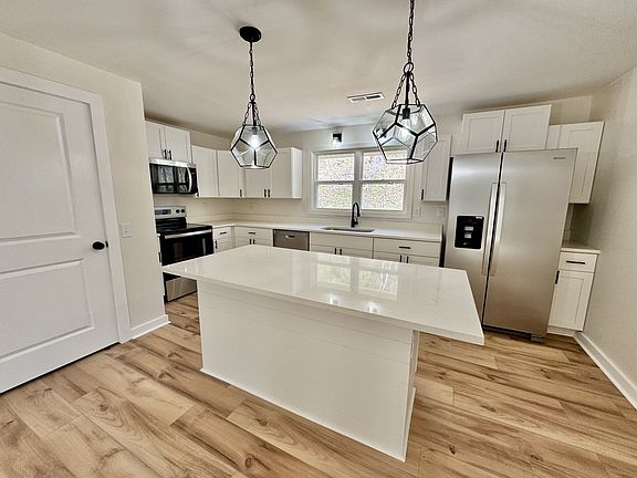 2nd image of 220 Friendship Hollow Rd S