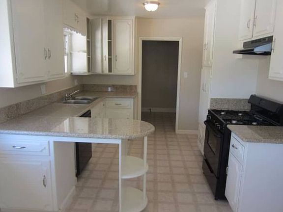 3rd image of 1762 Elaine St