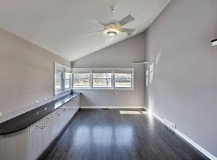 1243 Ridge Rd, Highland Park, IL 60035