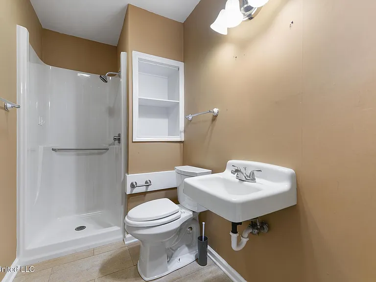 687 Oahu St — Photo 20