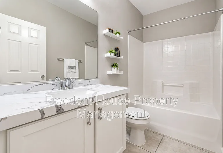 5465 Finestra St — Photo 24