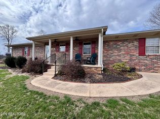 279 Dixie Lee Ln, Lenoir City, TN 37772