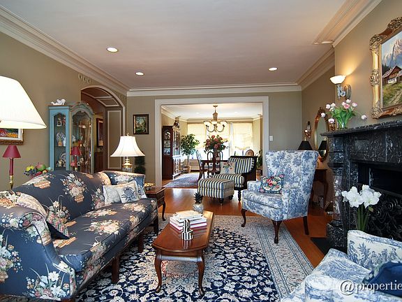 Living Room/Dining Room