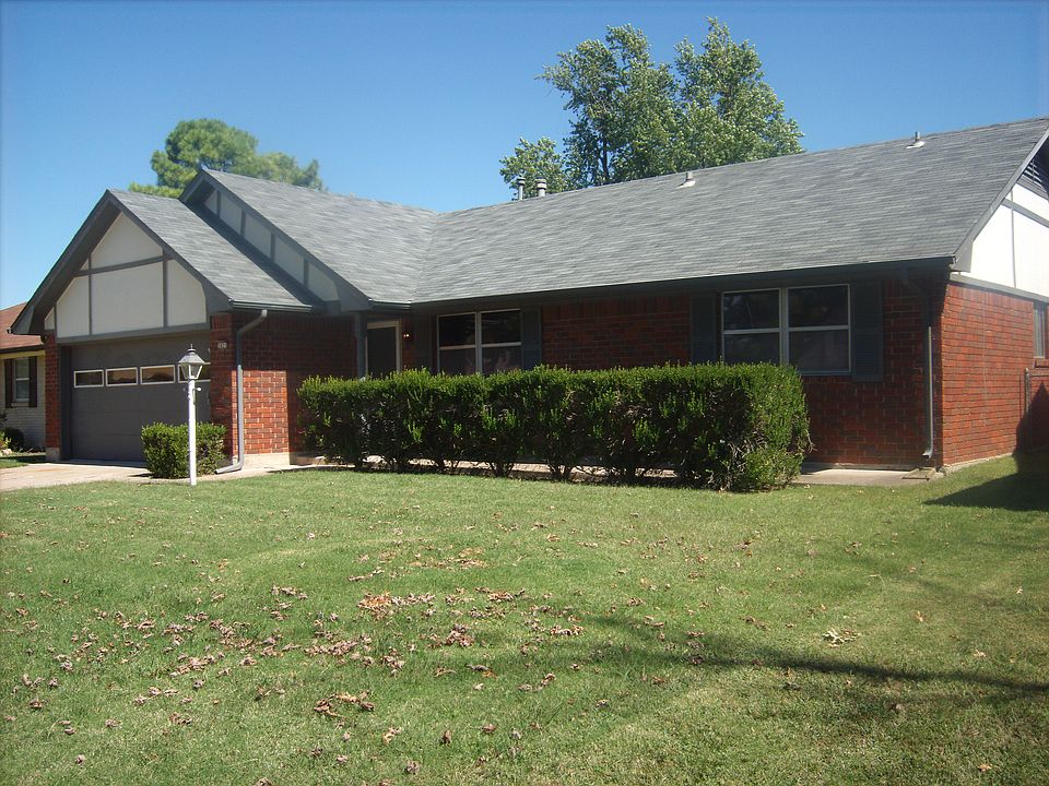 Well-maintained full brick