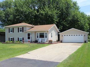 313 Robin Rd, Macomb, IL 61455