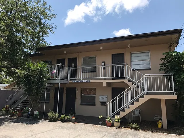 821 Jeffords St #4
