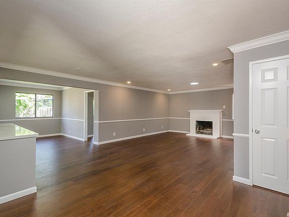 4th image of 1609 Claudia Dr