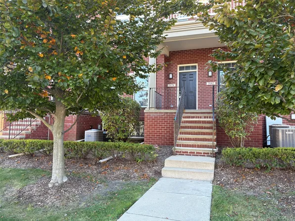3178 Camden Dr #1, Troy, MI 48084