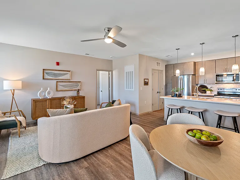19Nineteen Promenade — Photo 169