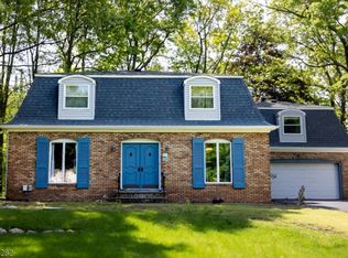 733 Riven Wood Rd, Franklin Lakes, NJ 07417