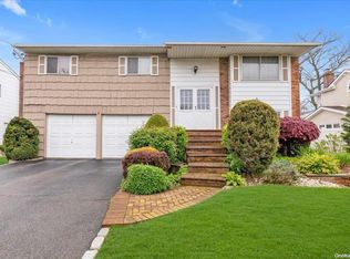 2983 Bellmore Ave, Bellmore, NY 11710