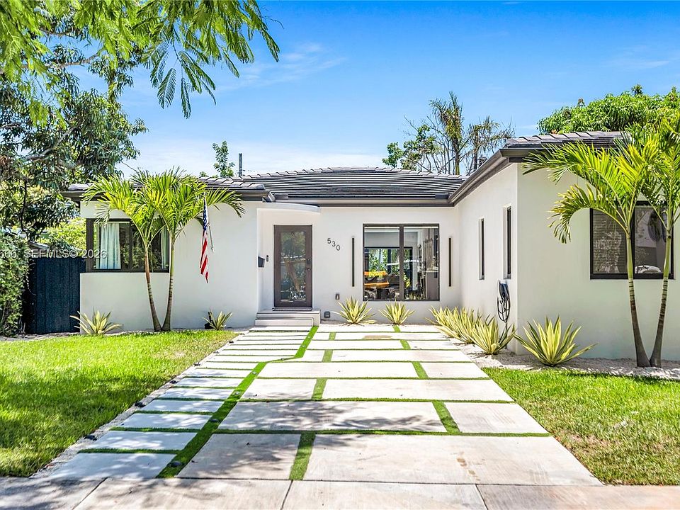 1st image of 530 SW 18th Ter