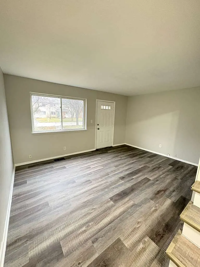 Building Photo - 5978 Glenway Dr #A