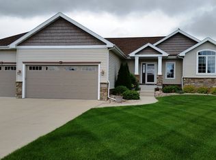 1201 Stone Edge Ct, Waunakee, WI 53597