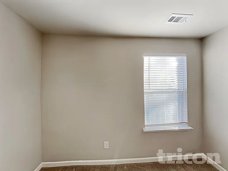 209 Ashmere Ct — Photo 18