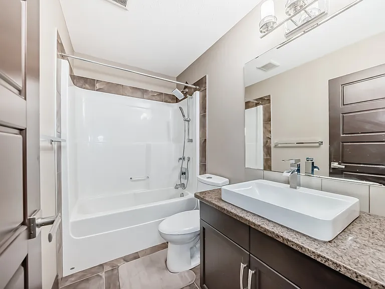 3015 Winspear Cmn SW — Photo 35