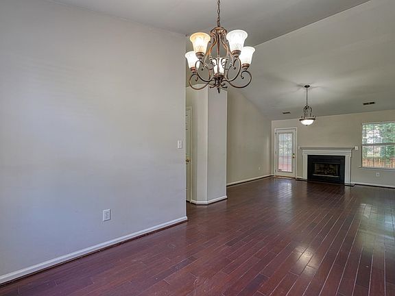 4th image of 7 Donegal Ct