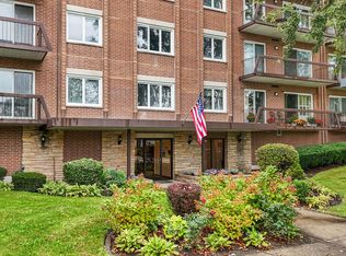 9500 N Washington St APT 306, Niles, IL 60714