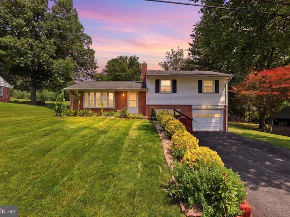 503 Fairway Dr, Lancaster, PA 17603