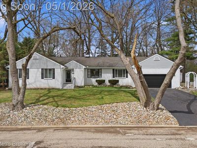 5060 Oneida Dr, Clarkston, MI, 48348