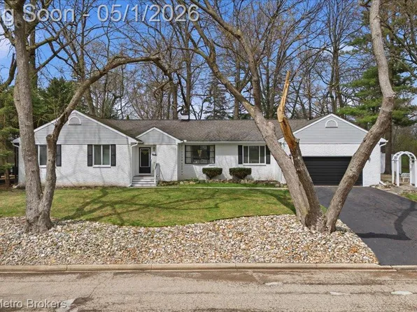 5060 Oneida Dr, Clarkston, MI 48348