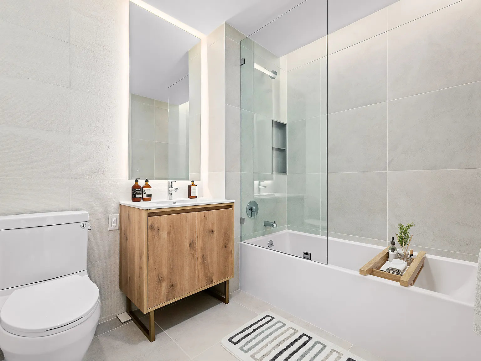 255 Lorimer Street — Photo 3