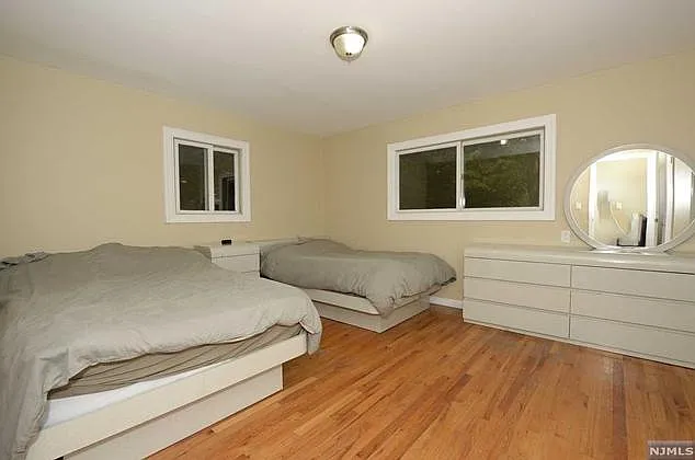16-26 Alden Ter — Photo 11