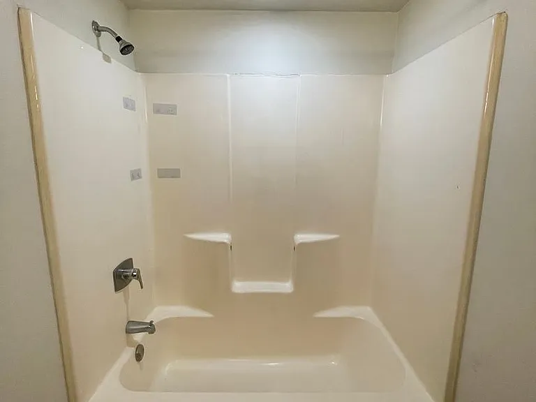 Southside Apartments — Photo 15
