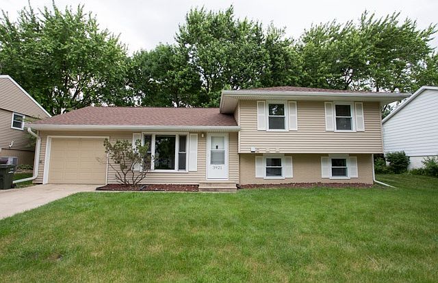 1st image of 3921 Spruce Hills Dr