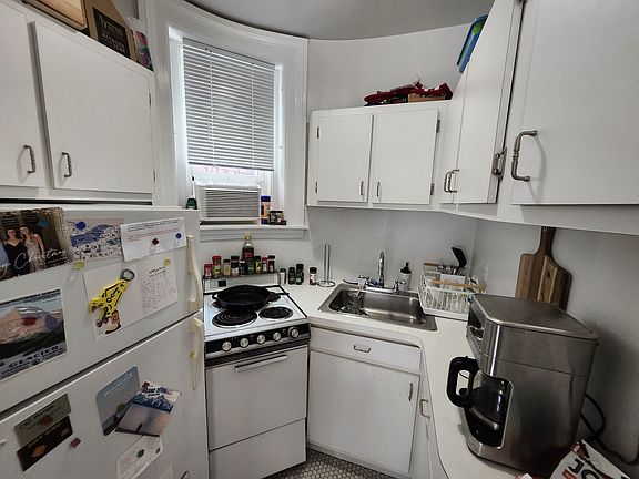 5th image of 29 Massachusetts Ave #3
