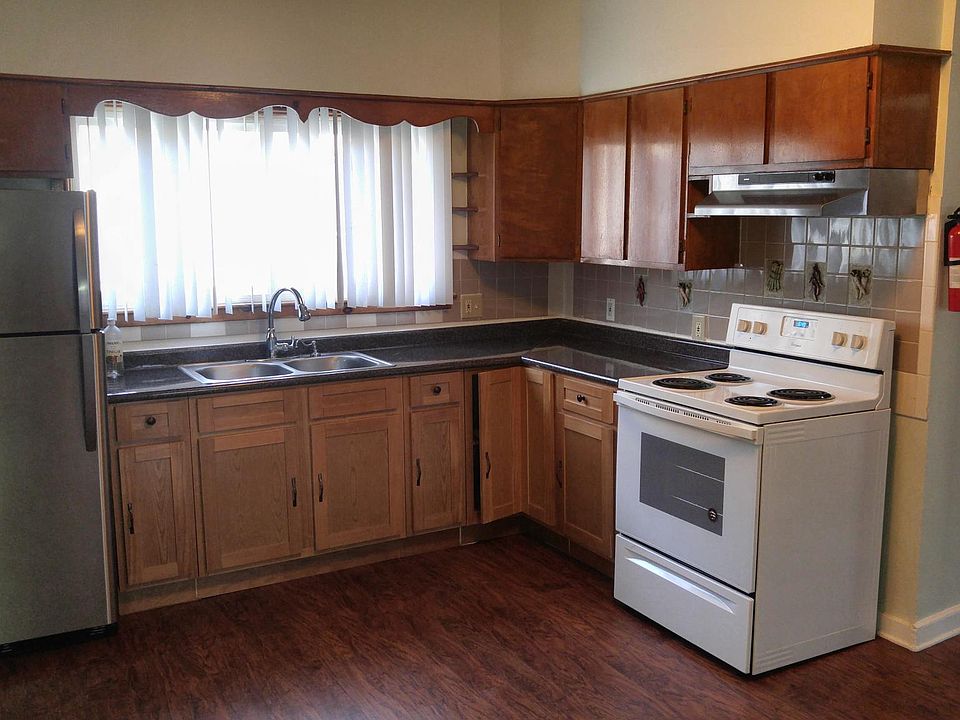 1st image of 136 Oxford St #1