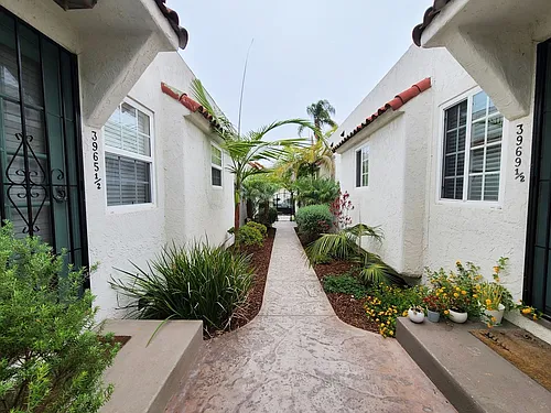 Charming North Park Cottage Photo 1