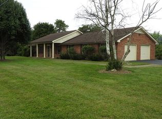 418 Country Club Ln, Galax, VA 24333