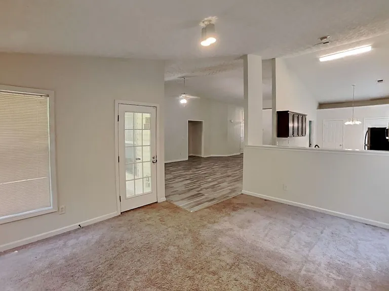 2416 Miller Oaks Cir — Photo 13