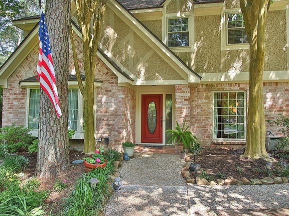Welcoming front porch.