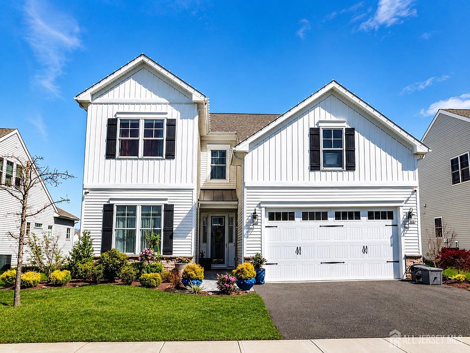 1st image of 4 Pasture Dr
