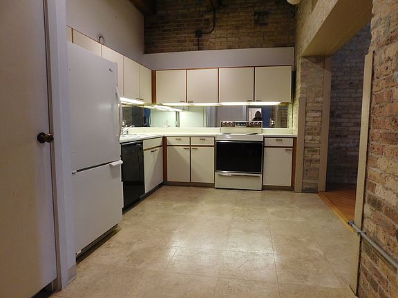 4th image of 540 N Lake Shore Dr APT 410
