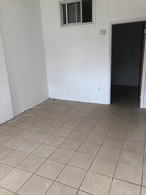 Rented by Randall Star Realty Inc | media 7