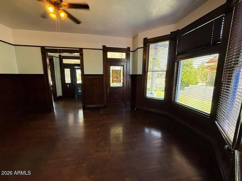 4 bed, 3.0 bath, 2470 sqft, $1,400 — Photo 4