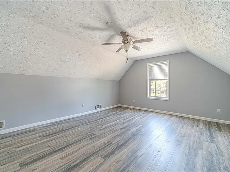 1617 Amhearst Walk Rd — Photo 35
