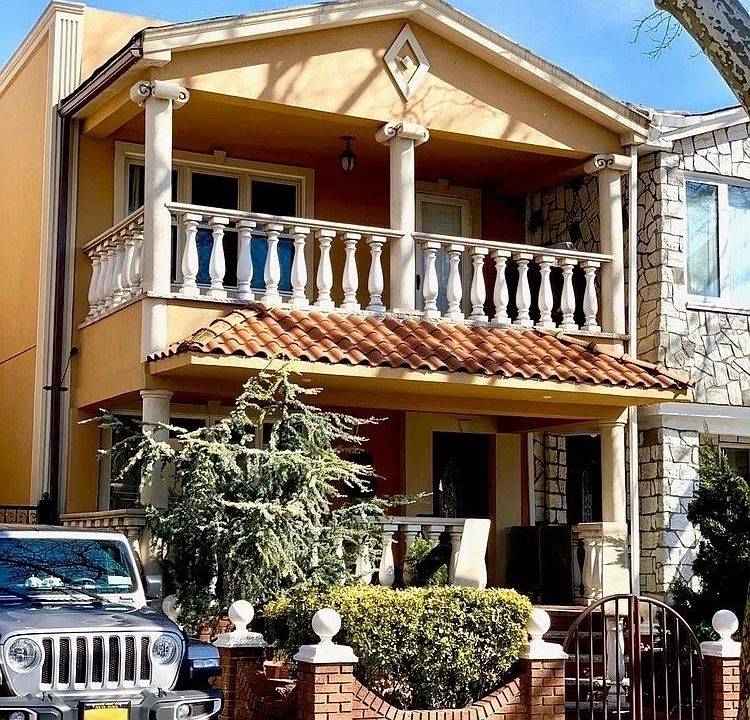 1st image of 1943 76th St #1