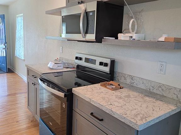 5th image of 914 Avenue K