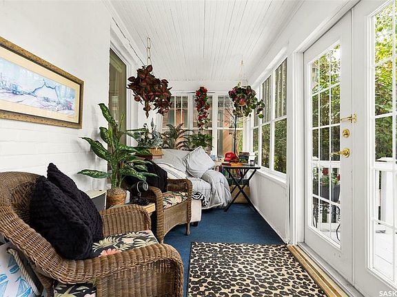 4th image of 1523 Victoria Ave