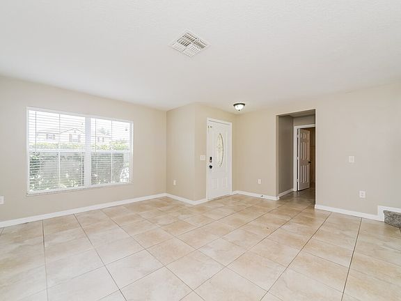 4th image of 4705 Willoughby St