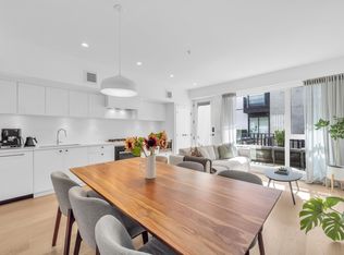 66 King Edward Ave W, Vancouver, BC V5Y 2H7