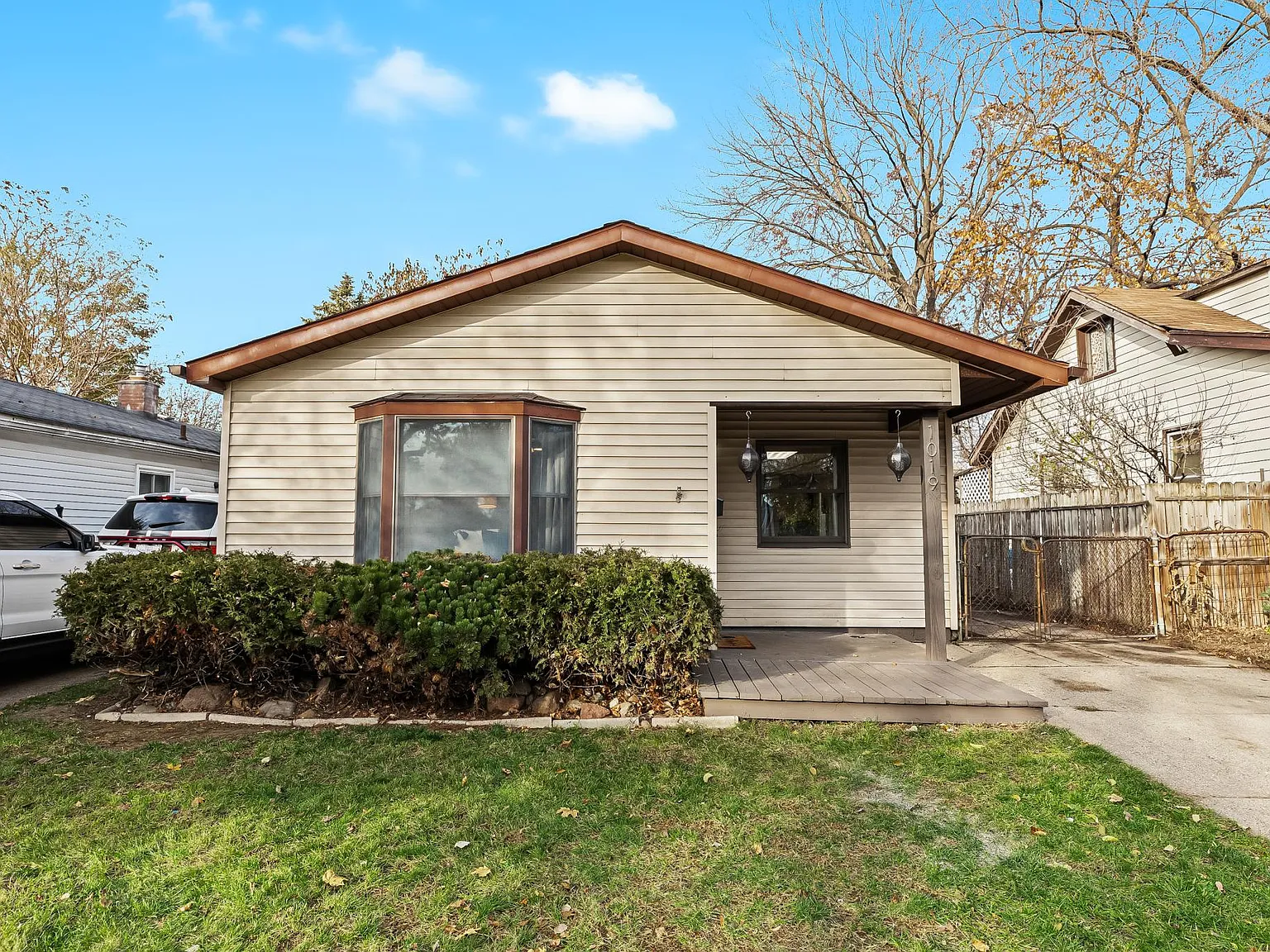 3 bed, 1041 sqft, $6,000 — Photo 4