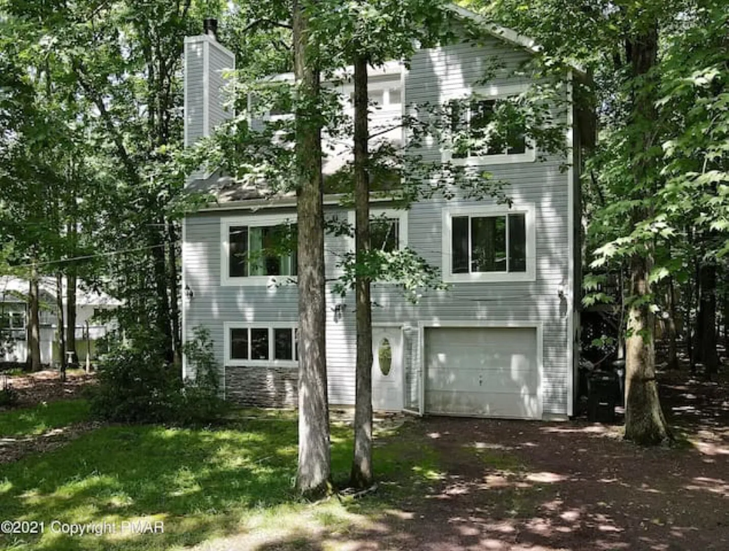 Private Retreat in Gated Community — Photo 2