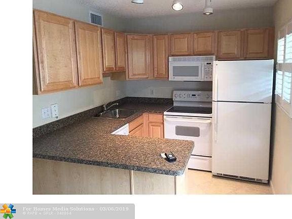 2nd image of 2660 NE 8th Ave APT 207